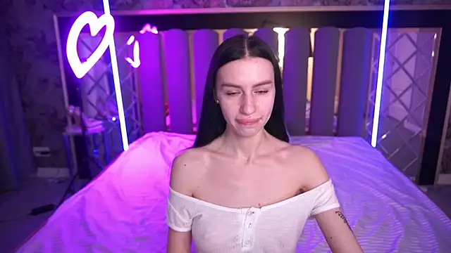 Snow WhiteeeX online show from 03.05.26