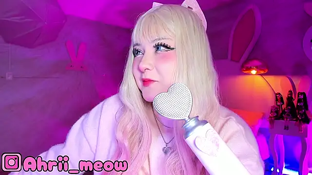 AHRI LEE online show from 09.17.25