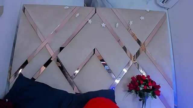 ninaht online show from 11.05.25