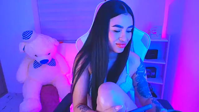 Snapshot of Liujunne2 chatting on 01.25.25 Liujunne2 online show from 01.25.25