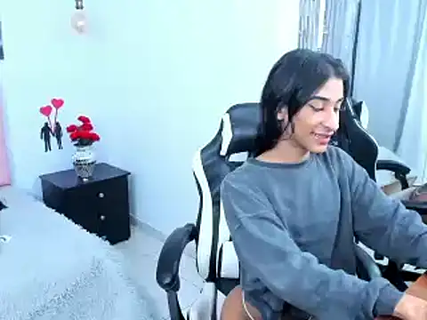 Snapshot of SofiaNaugthyxTS chatting on 03.15.25 SofiaNaugthyxTS online show from 03.15.25