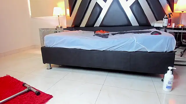 lannarusso  online show from 02.24.25