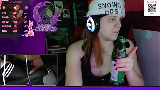 Snapshot of Rae-Suon chatting on 12.22.24 Rae-Suon online show from 12.22.24