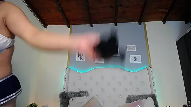 Snapshot of dante_ferraraa chatting on 02.27.26 dante ferraraa online show from 02.27.26