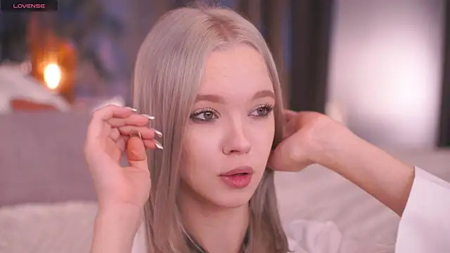  AlinaBailey online show from 11.22.25