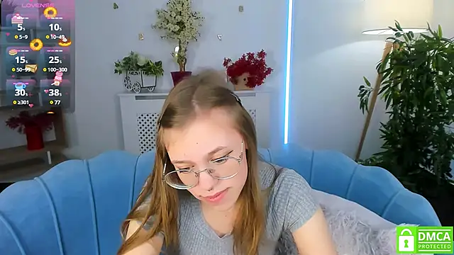 LayriantaVee online show from 02.25.25