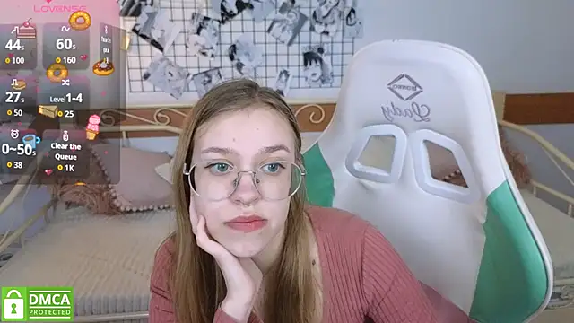 LayriantaVee online show from 04.07.26