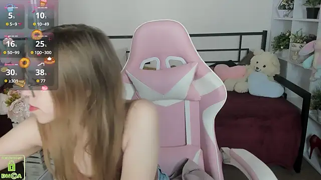 LayriantaVee online show from 04.17.26