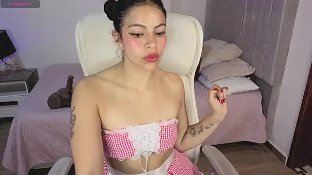 Eliie Ruizz online show from 12.16.25