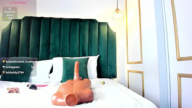 HannaPaola online show from 01.11.25