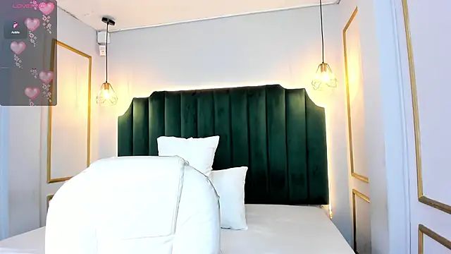 HannaPaola online show from 01.24.25