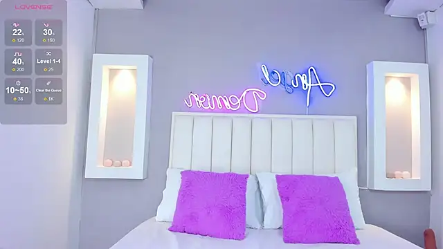 HannaPaola online show from 03.14.25