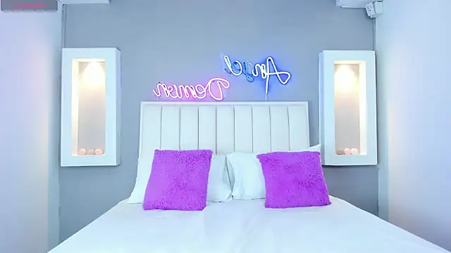 HannaPaola online show from 03.19.25