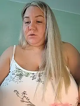 Anna Curvy online show from 10.24.25