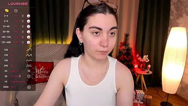 hannacheekss  online show from 12.28.24