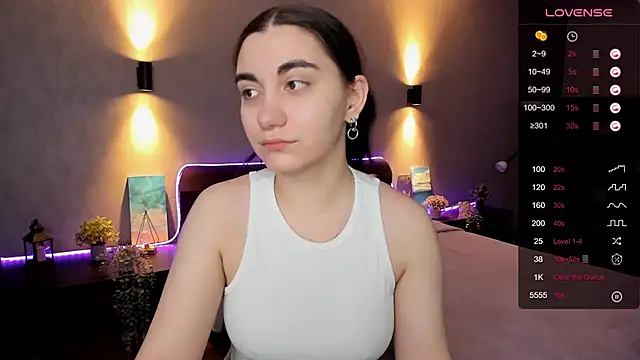 hannacheekss  online show from 02.01.25