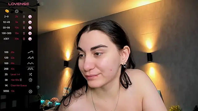 hannacheekss  online show from 02.06.25