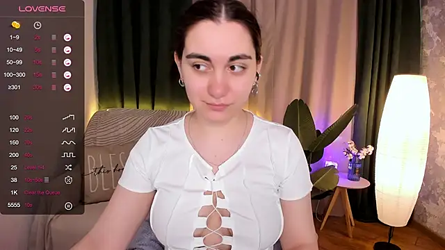 hannacheekss  online show from 03.12.25