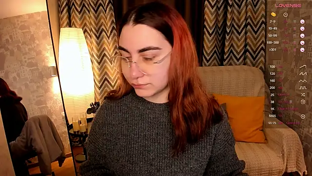 hannacheekss  online show from 11.06.25