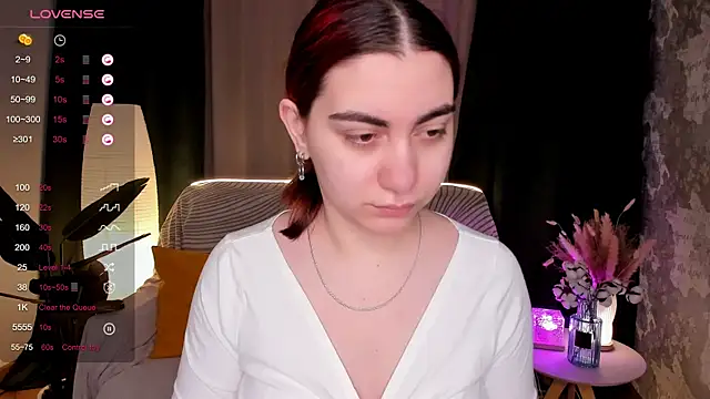 hannacheekss  online show from 02.11.26