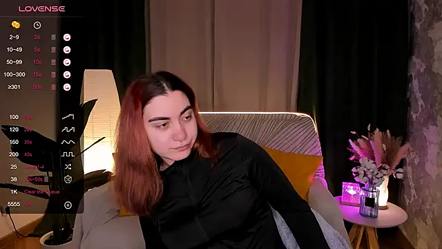 hannacheekss  online show from 03.04.26