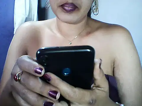 Snapshot of layanah12 chatting on 10.12.25 layanah12 online show from 10.12.25