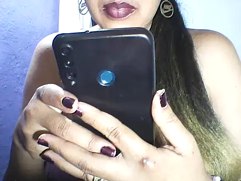 layanah12 online show from 10.16.25