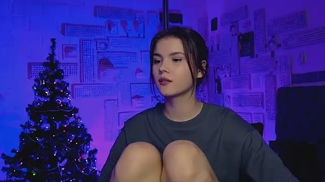 EvaThopson online show from 01.19.25