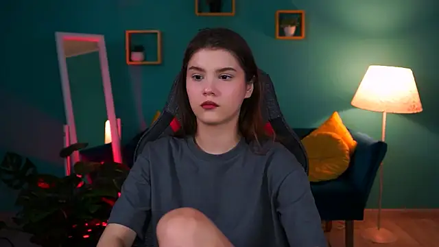 EvaThopson online show from 01.24.25