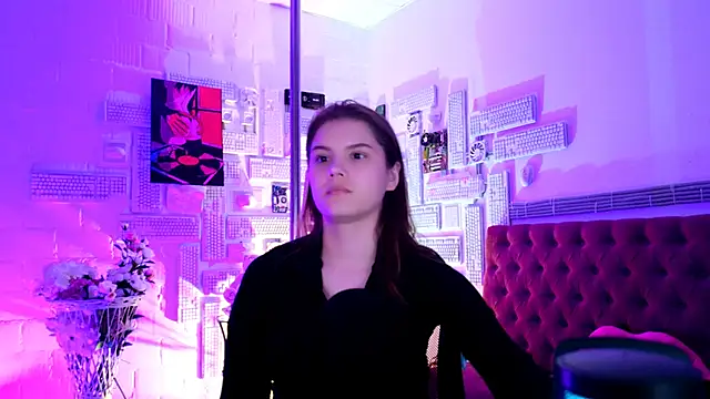 EvaThopson online show from 02.13.25