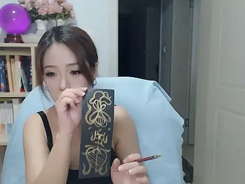 Snapshot of SuSushi728 chatting on 09.25.25 SuSushi728 online show from 09.25.25