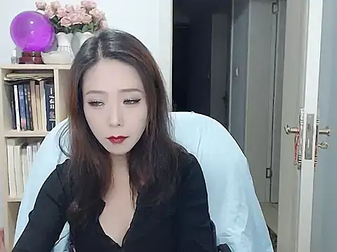 Snapshot of SuSushi728 chatting on 11.26.25 SuSushi728 online show from 11.26.25