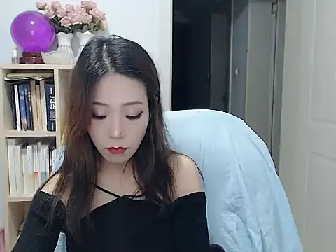 Snapshot of SuSushi728 chatting on 11.30.25 SuSushi728 online show from 11.30.25