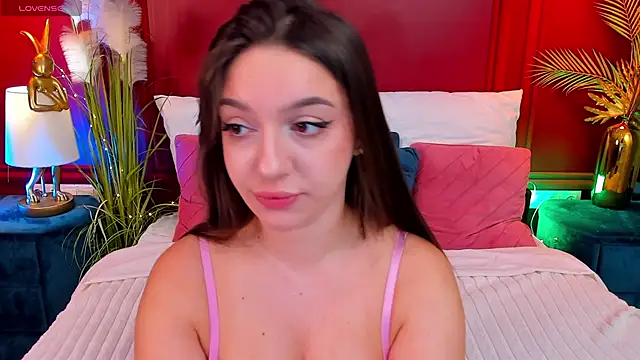 Snapshot of GiaCale chatting on 11.09.25 GiaCale online show from 11.09.25