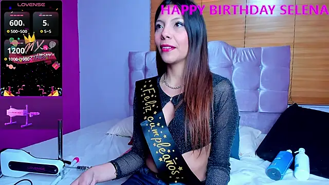 Snapshot of Selenakyle92_ chatting on 02.01.25 Selenakyle92  online show from 02.01.25