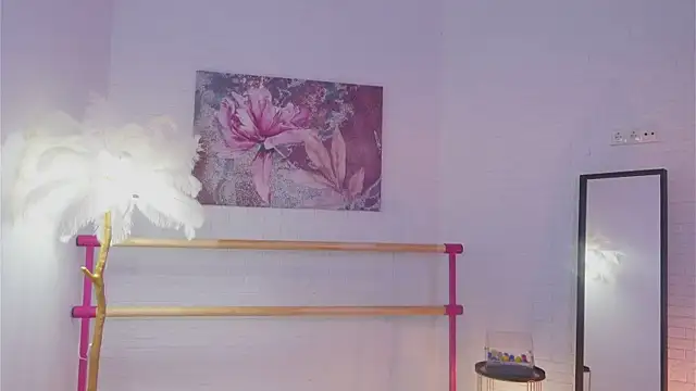 lylylovesyou online show from 12.13.24