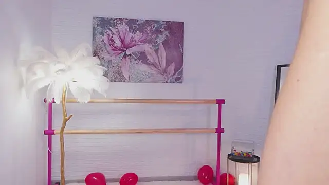 lylylovesyou online show from 02.17.25