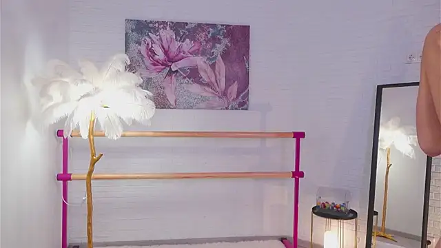 lylylovesyou online show from 02.24.25