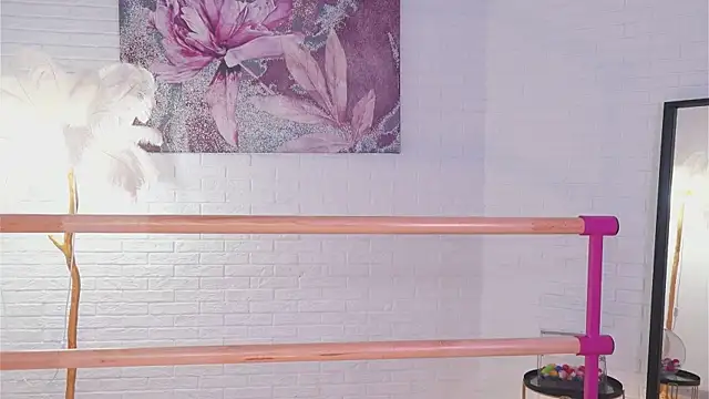 lylylovesyou online show from 03.20.25