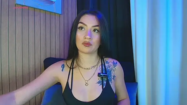 Snapshot of ArkaBella chatting on 11.03.25 ArkaBella online show from 11.03.25