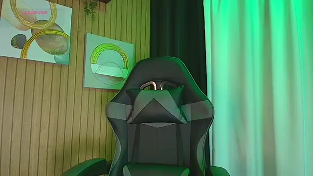 Snapshot of ArkaBella chatting on 11.05.25 ArkaBella online show from 11.05.25