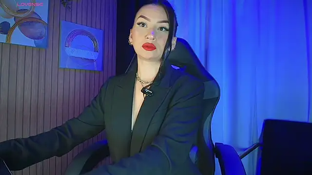 Snapshot of ArkaBella chatting on 11.14.25 ArkaBella online show from 11.14.25