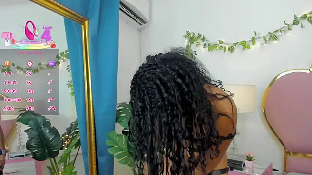 NahiaraReina online show from 09.15.25