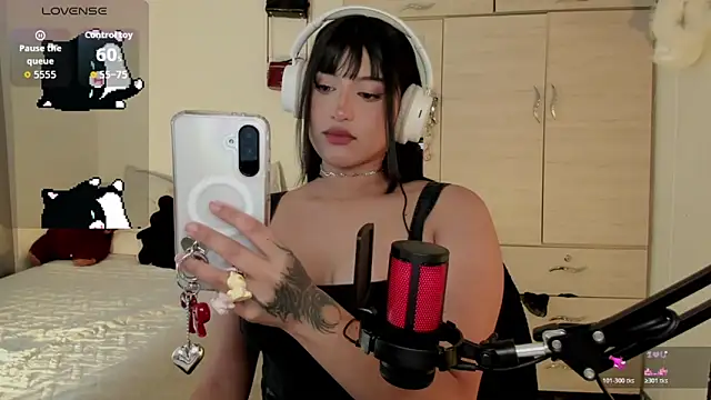 Ju Kyung online show from 10.26.25