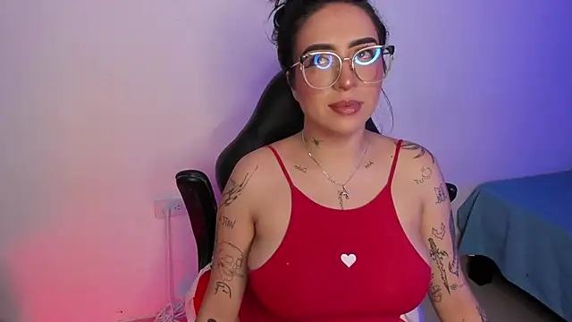 Snapshot of AnnikaMerliahh_ chatting on 09.17.25 AnnikaMerliahh online show from 09.17.25