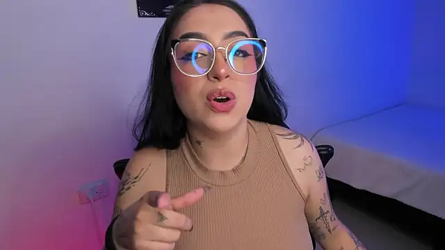 Snapshot of AnnikaMerliahh_ chatting on 09.18.25 AnnikaMerliahh online show from 09.18.25