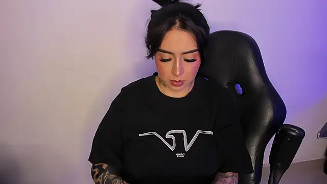 Snapshot of AnnikaMerliahh_ chatting on 09.26.25 AnnikaMerliahh online show from 09.26.25