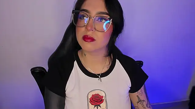 Snapshot of AnnikaMerliahh_ chatting on 10.11.25 AnnikaMerliahh online show from 10.11.25