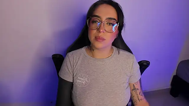 Snapshot of AnnikaMerliahh_ chatting on 10.16.25 AnnikaMerliahh online show from 10.16.25