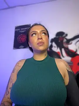 Snapshot of AnnikaMerliahh_ chatting on 10.23.25 AnnikaMerliahh online show from 10.23.25